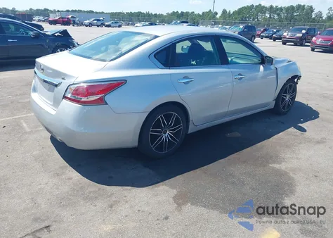 2015 Nissan Altima 2.5/2.5 S/2.5 Sl/2.5 Sv из США, поврежденный, VIN 1N4AL3AP2FN392148